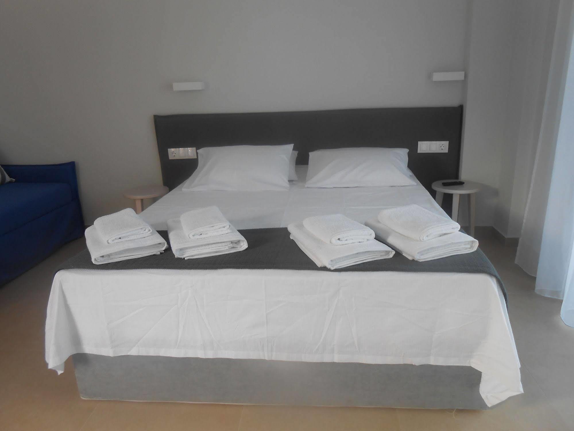 Blue Horizon Hotel Palaiochora Eksteriør billede